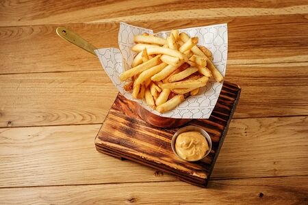 Картофель фри с соусом гольф