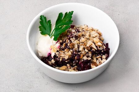 Свекла с орехами