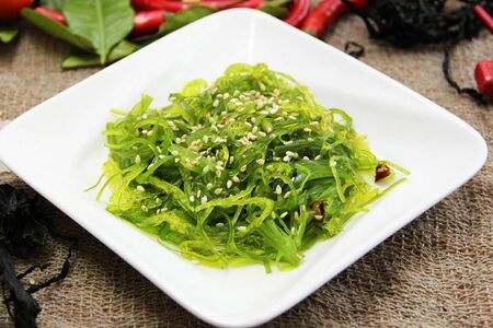 Салат Хияши вакаме