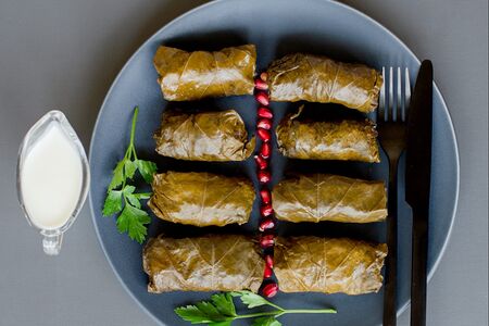 Долма в винoградных листьях