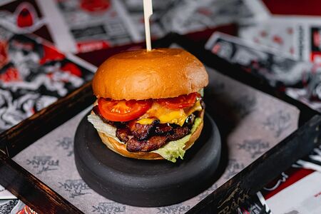 Фрэнкбургер с реберным мясом