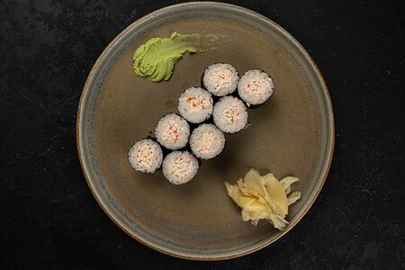 Маки ролл с крабом