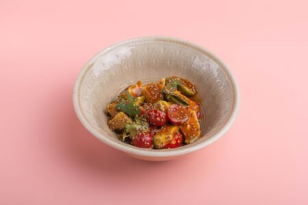 Севиче из томатов с авокадо