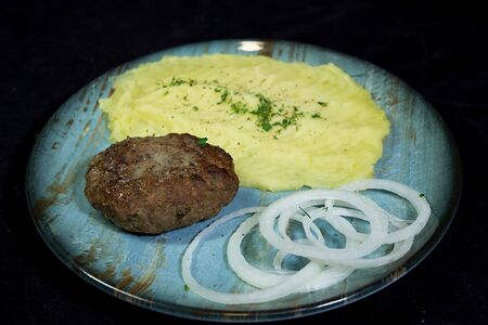 Котлета с пюре
