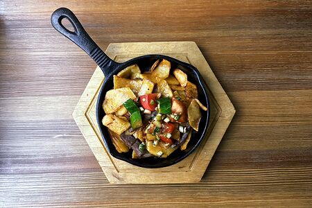 Жареный картофель с говядиной