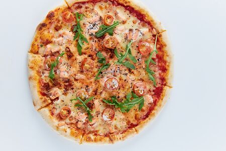 Пицца с сёмгой и рукколой