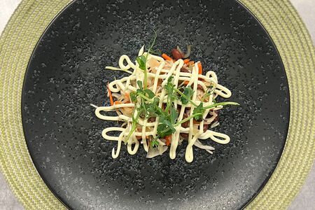 Салат со свежей капустой и фасолью