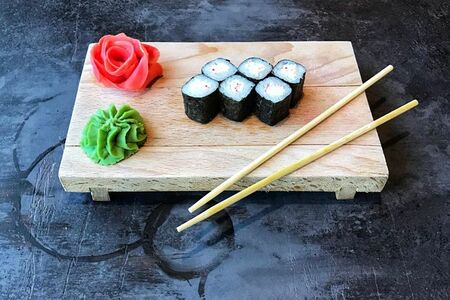 Ролл с крабом