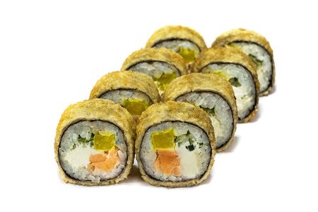 Жареный ролл с лососем