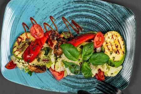 Салат с запеченными овощами