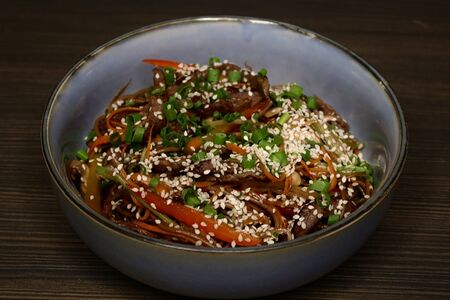 Вок с говядиной