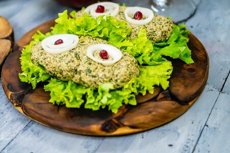 Испанахи с орехами