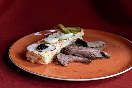 Оливье с ростбифом