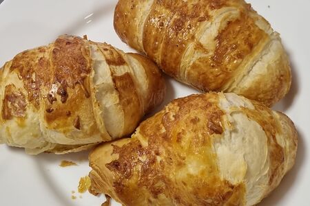 Круассан с ветчиной и сыром