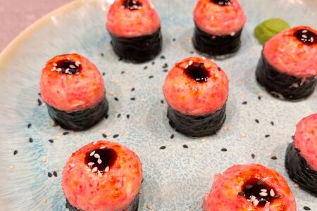 Запеченный ролл Акира сливочный с пармезаном