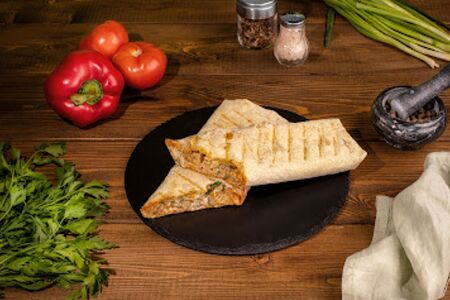 Шаурма с курицей в фирменном соусе