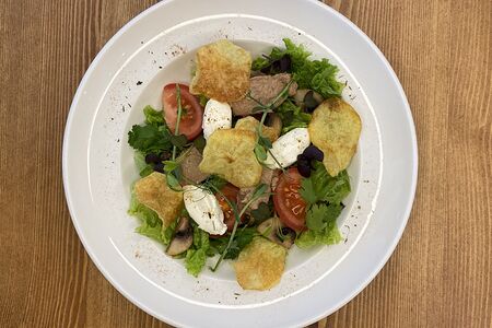 Салат с куриным пате