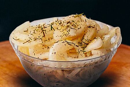 Лук маринованный