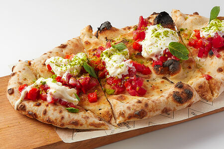 Фокачча со Страчателлой и фисташками