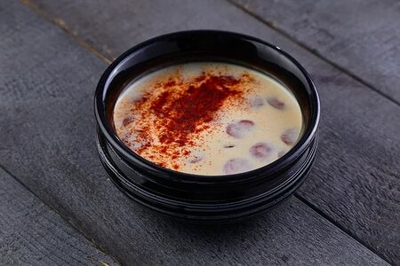 Сырный крем-суп с копчеными колбасками