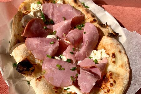 Мини-пицца с ветчиной