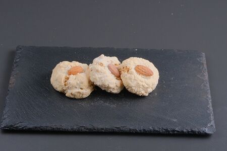 Безе Миндаль