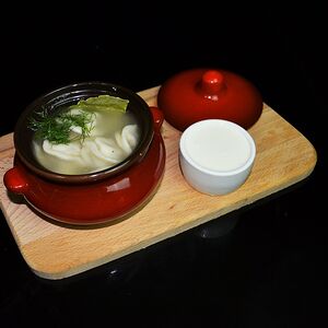 Пельмени с бульоном