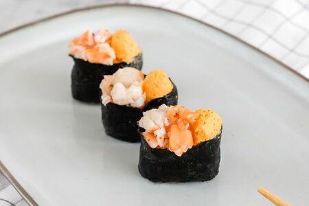 Гункан с креветкой