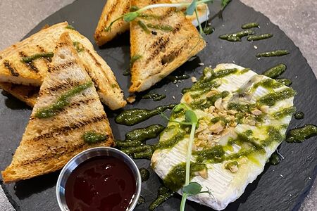 Камамбер запеченный