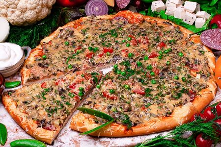 Пицца Европейская - салями, грибы, зеленый лук