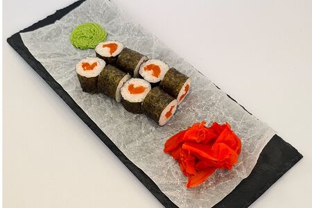 Ролл с лососем