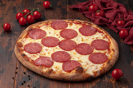 Пицца с салями