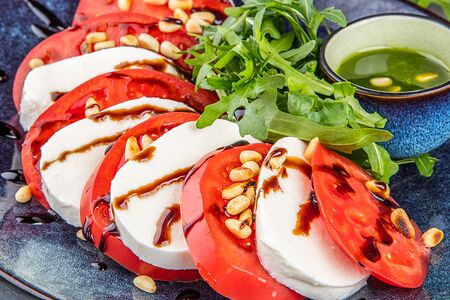 Салат капрезе