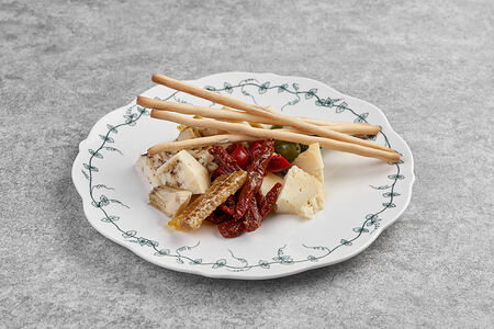 Антипасти сырный гастроном