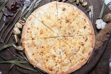 Четыре сыра большая