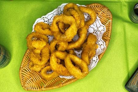 Кольца кальмара в сухарях 