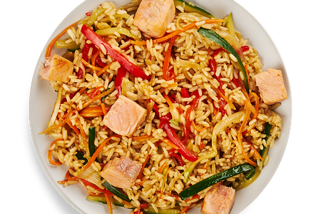 Рис по-тайски с лососем и овощами