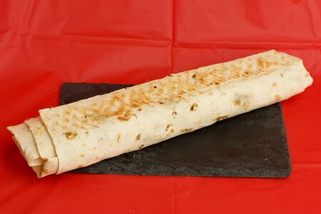 Шаурма в белом лаваше (самая большая)