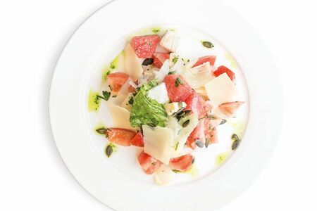 Салат из трех видов сыра