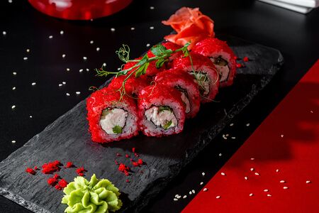 Ролл Калифорния со снежным крабом