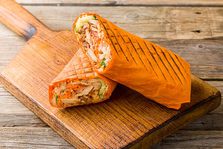 Шаурма в сырном лаваше