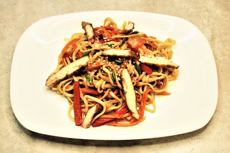 Удон с курицей