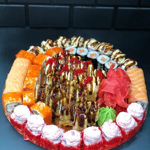 Торт из роллов 