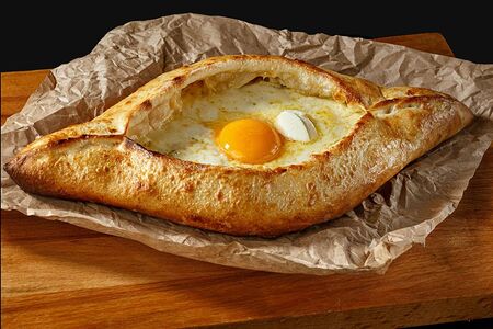 Хачапури по-аджарски лодочка