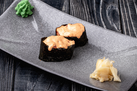 Острые суши с угрем