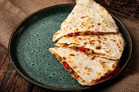 Кесадилья с курицей