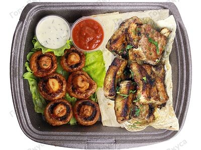 Ребра свинины на углях (гарнир3) 200/130/30/30 г