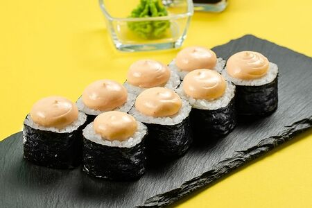 Острый с лососем