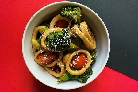 Кальмар с брокколи по-шанхайски