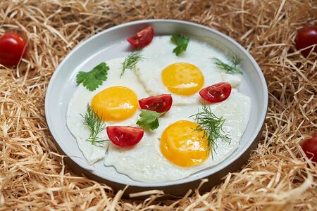 Глазунья из трех яиц